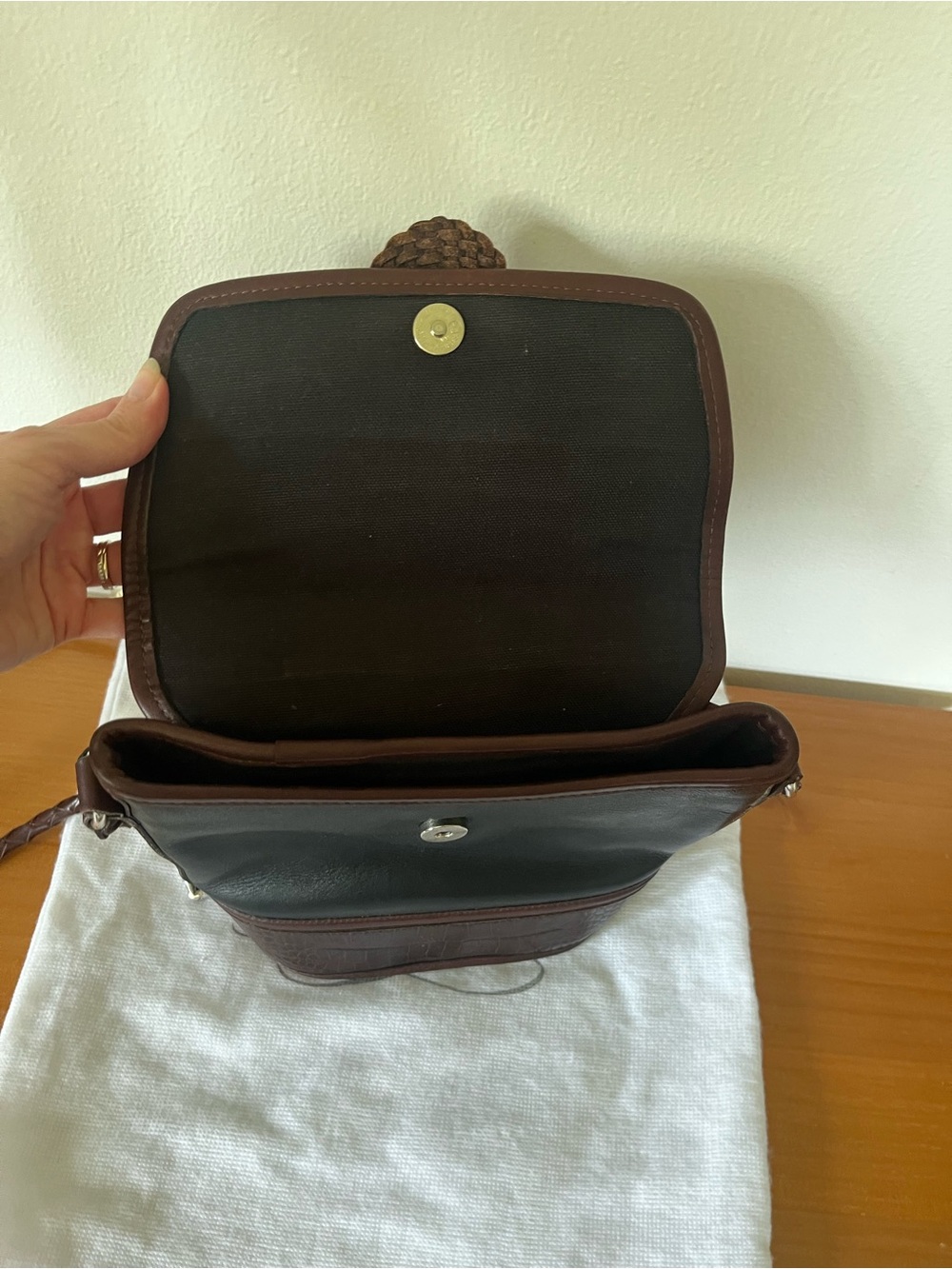 VTG Brighton Black and Brown Croc embossed Crossbody - Picture 6 of 13